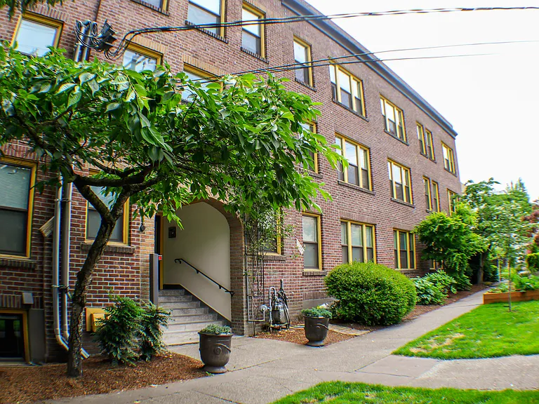 Prince of Wales — Photo 3