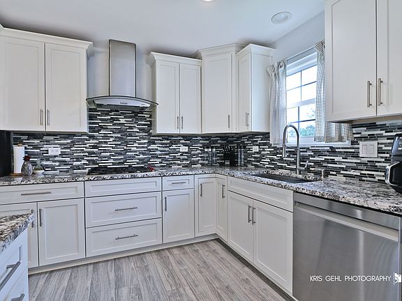 4th image of 10320 W California Ave