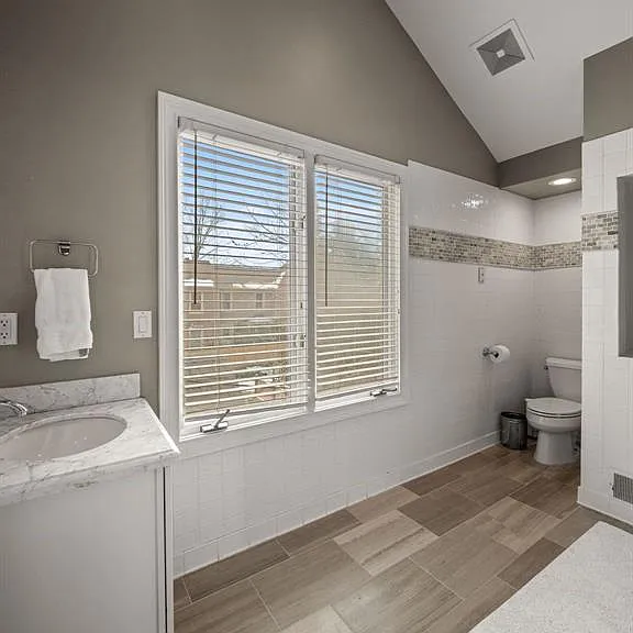 342 E Frank St — Photo 15