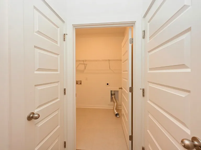 7187 Sutton Dr — Photo 24