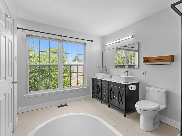 primary bathroom - so pretty