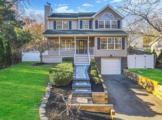 62 Sunburst Dr, Rocky Point, NY 11778