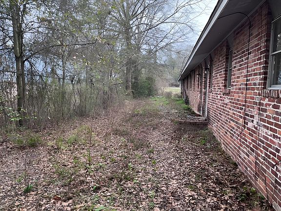3rd image of 758 Terminal Ct