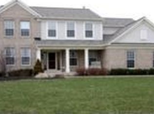 560 Saratoga Cir, Algonquin, IL