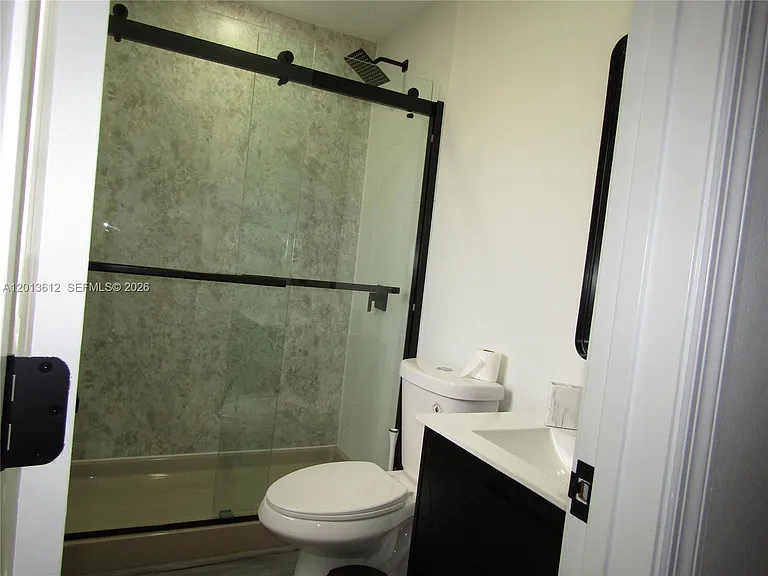 2447 Messina Ave — Photo 16
