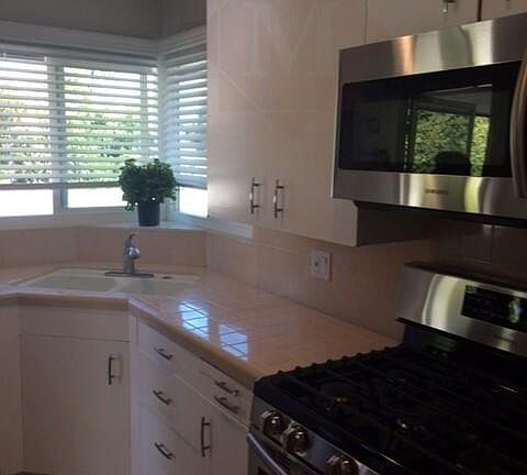 3rd image of 118 E Sola St #128