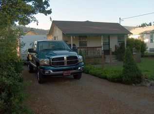 167 SE Ivy St, Mill City, OR 97360