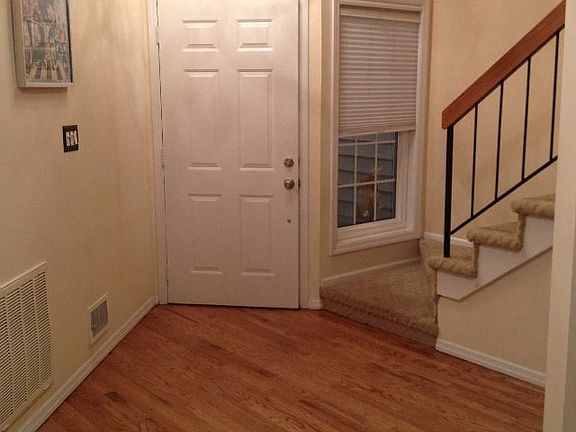 3rd image of 164 Colony Dr