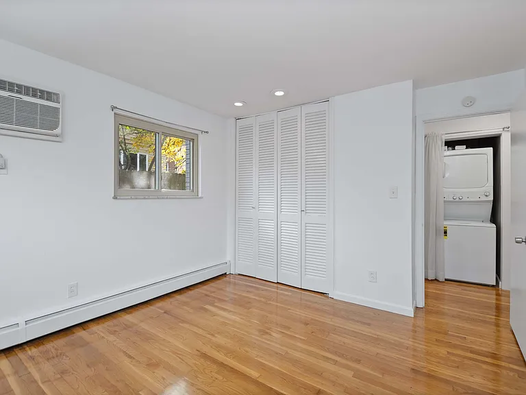2821 Griffiths Ave — Photo 9