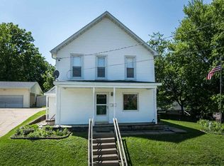 301 Valley St, Dubuque, IA 52003