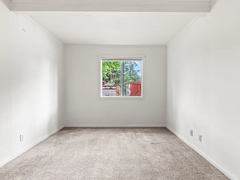 Markwell/Annex Apartments — Photo 12