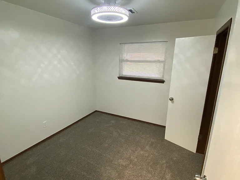 117 S Dallas Ave — Photo 6