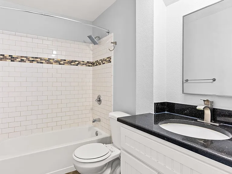 138 Elm Avenue — Photo 15