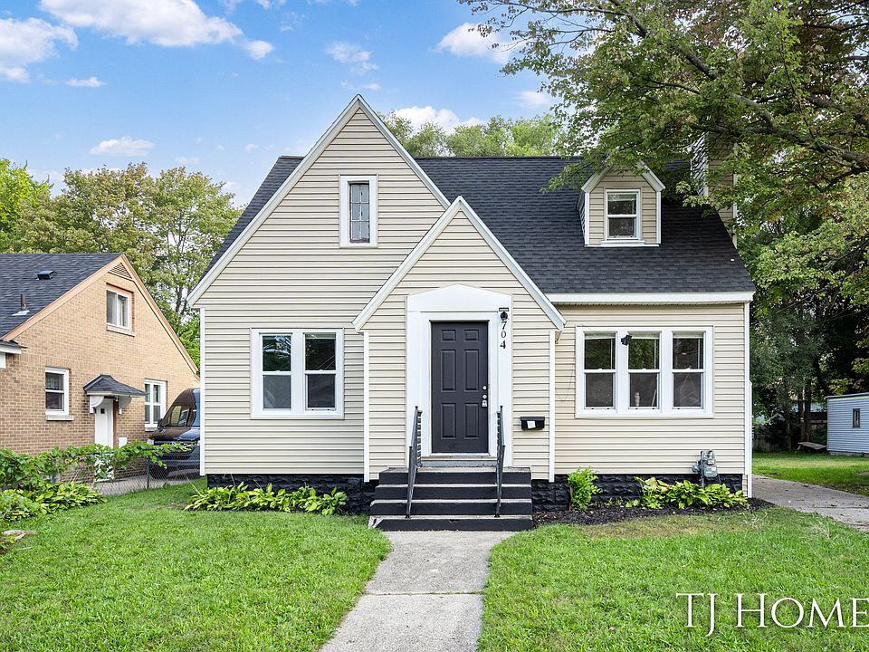 1st image of 704 Orchard Ave