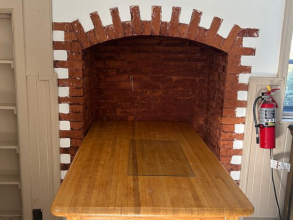 4th image of 505 E Seneca St #505