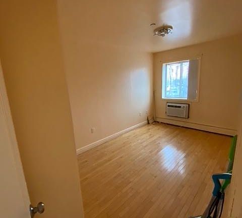 4th image of 15005 Northern Blvd #3