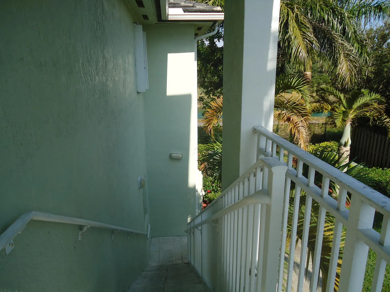 3 bed, 1194 sqft, $2,000 — Photo 2