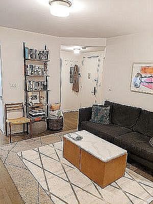 4th image of 246 10th Ave #4R