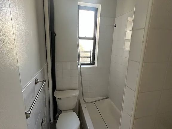 4th image of 243 E 26th St #1
