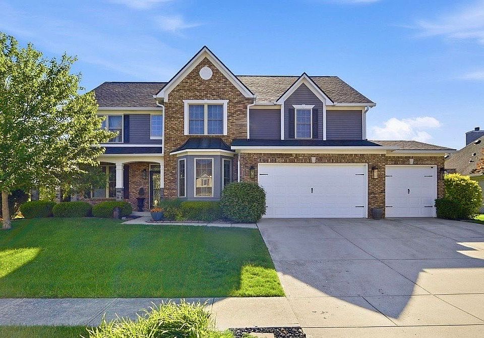 1st image of 1841 Versailles Dr