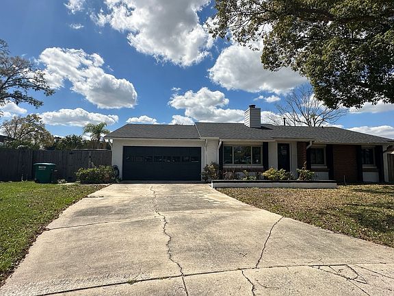 2nd image of 1000 Huntington Ct