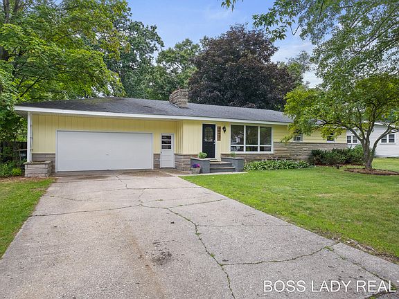 2nd image of 10430 Lloy St