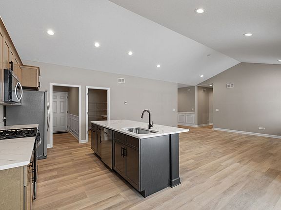 4th image of 30737 Harvest Dr