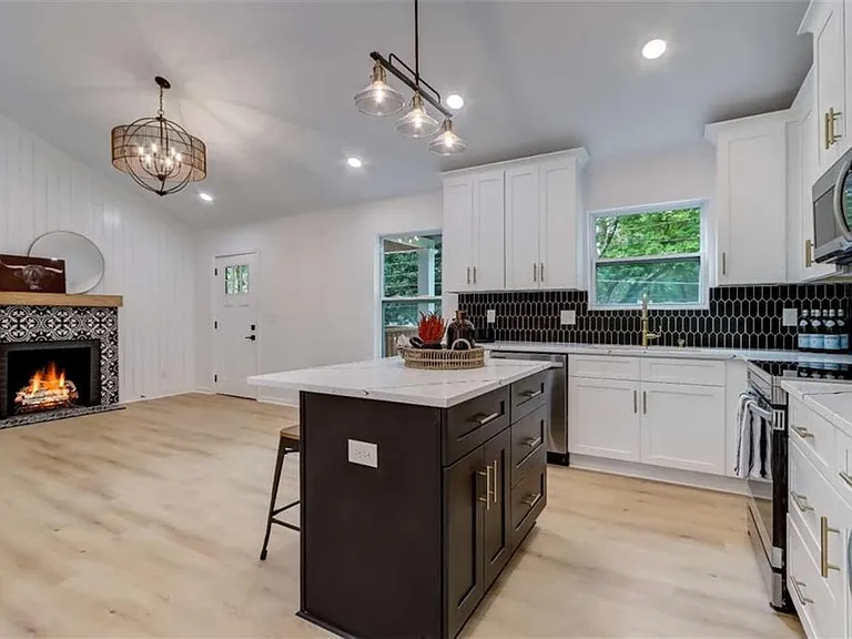 1200 Byewood Ln SW — Photo 13