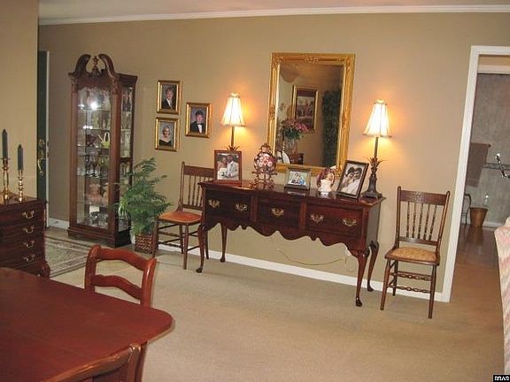 4th image of 1369 Williamsburg Dr