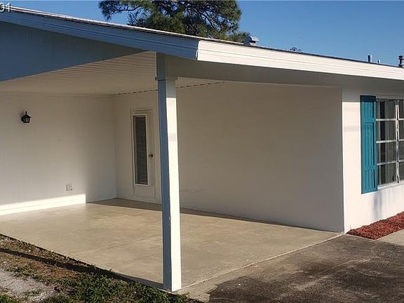 2nd image of 349 NE Floresta Dr