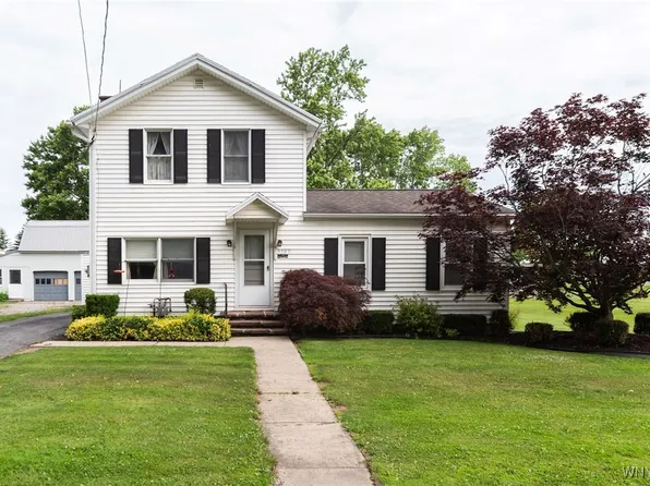 5589 Little Canada Rd, East Bethany, NY 14054