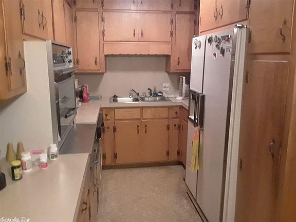 5th image of 714 W 28th Ave
