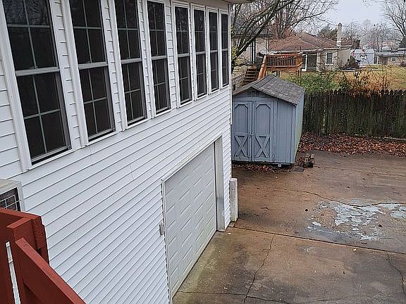 4th image of 639 Powhatan St