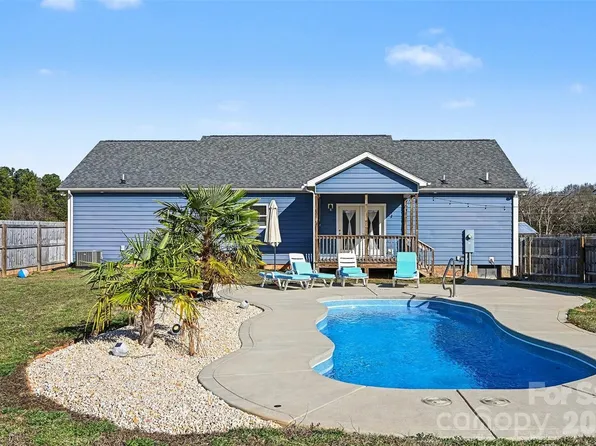 2268 Westbrook Rd, Edgemoor, SC 29712