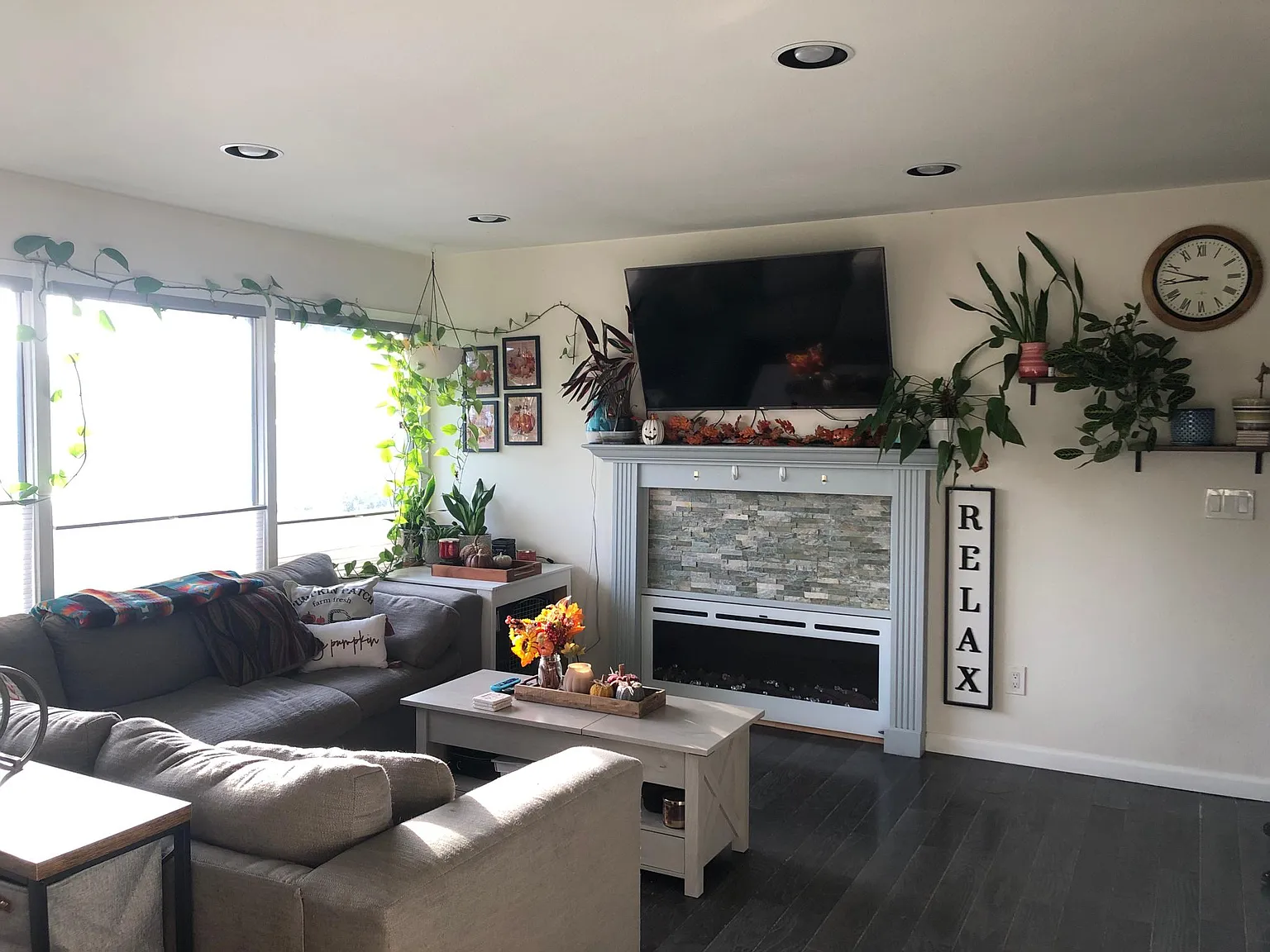 9237 32nd Ave SW — Photo 3