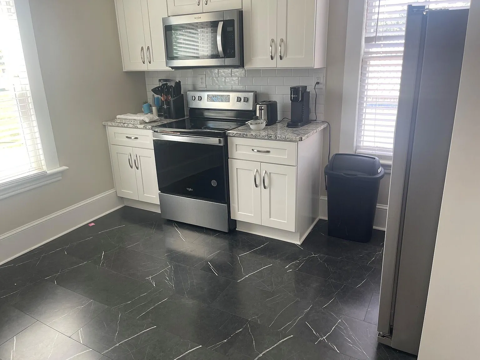 2 bed, 1.0 bath, 1012 sqft, $1,100 — Photo 3