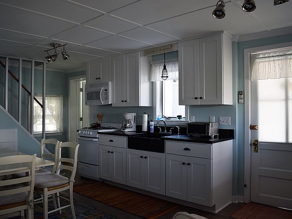 2nd image of 322 Berkeley Ave #U-3