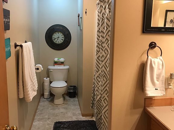 4th image of 401 Virginia Ct
