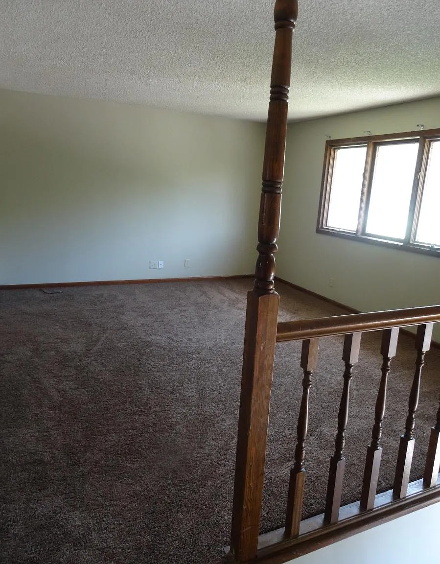 3 bed, 1200 sqft, $1,600 — Photo 2