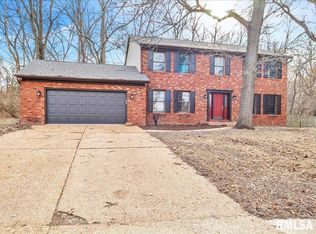 3920 W Bluffs Rd, Springfield, IL 62711