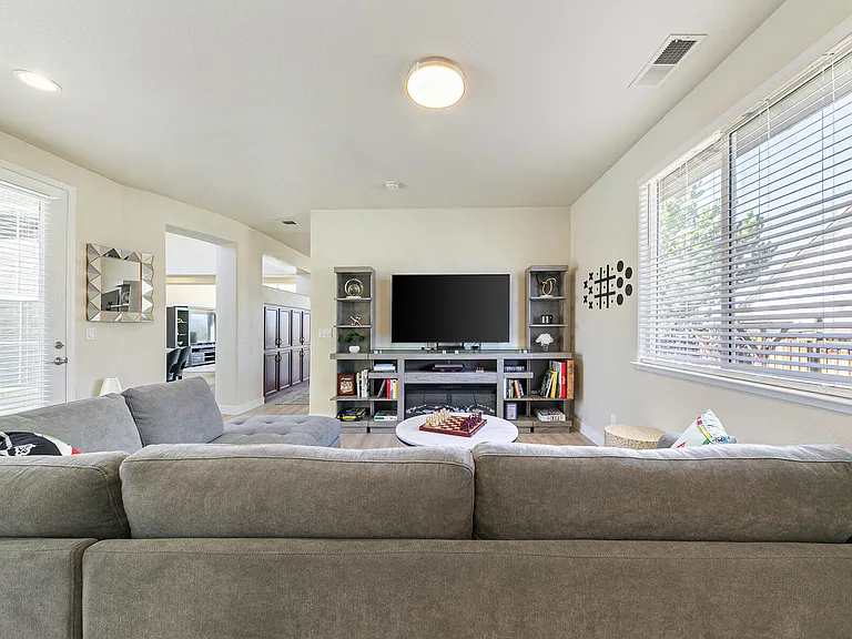 3310 Ten Mile Dr — Photo 33