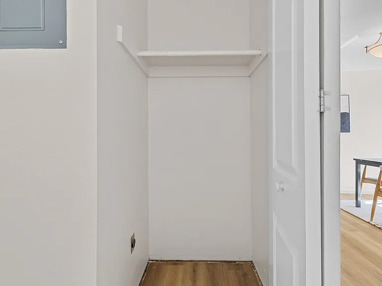 2666 Sherwood Cir — Photo 33