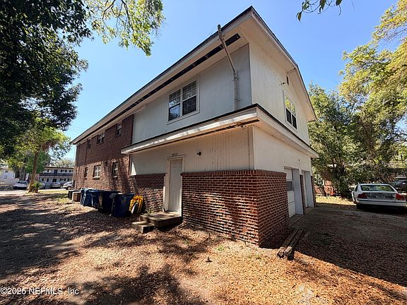 2nd image of 5509 PLAYA Way