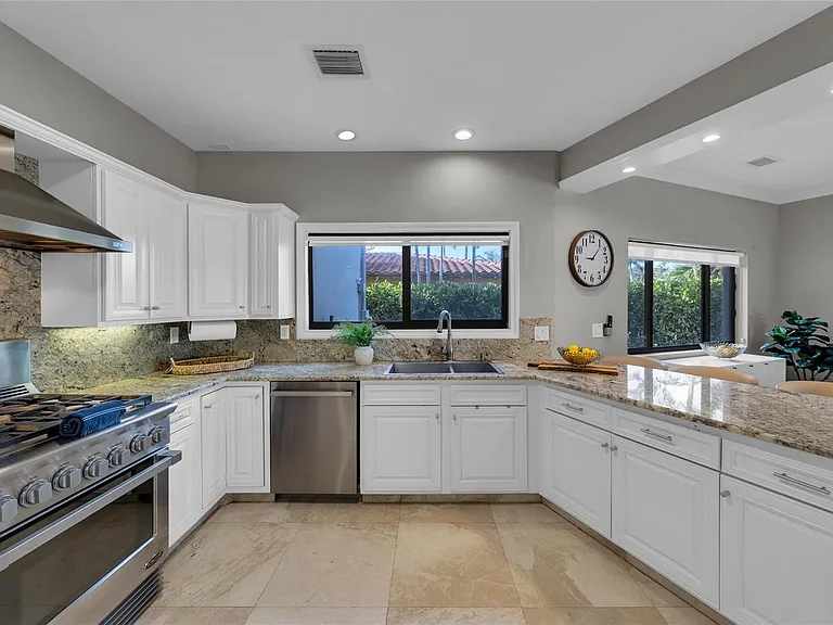 616 Riviera Isle Dr — Photo 5