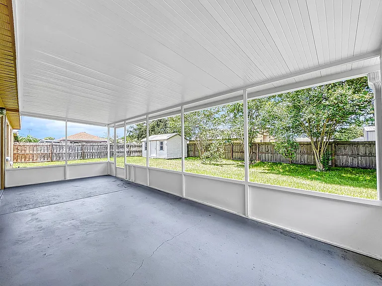 685 Berkley Pointe Dr — Photo 25