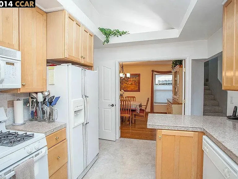 2449 Casa Way — Photo 19