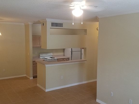 5th image of 5604 Pinnacle Heights Cir APT 201