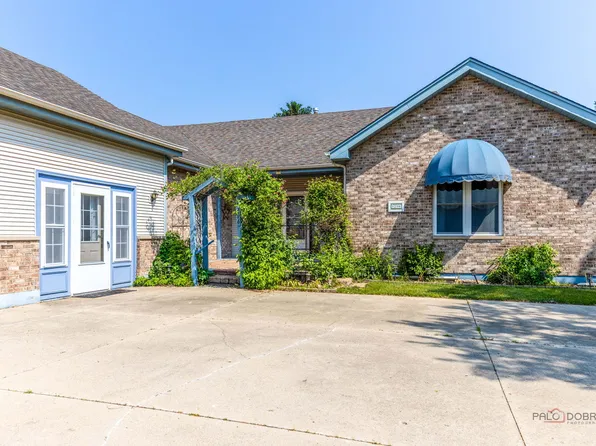 3206 Turnberry Dr, McHenry, IL 60050