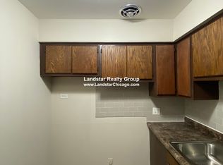 5841 N Winthrop Ave APT 305, Chicago, IL 60660