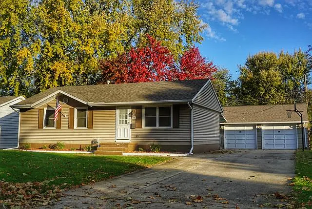 322 Rowe Dr photo 1